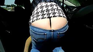 Dame shows off assets at car wash