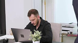 辦公室幹Audrey Royal和Angelina Moon