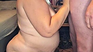 Pregnant MILF craves cock, sucking for an hour