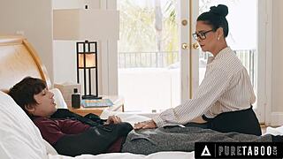 Dana Vespoli向受伤学生展示她有多关心