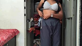 The best sex ever between an Indian girl and boy in Hindi audio