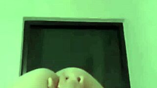 Doña Mary发热了，给我发裸照。