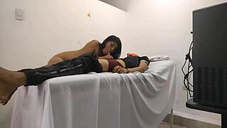 计划改变，医生本来要给她按摩，但她变得狂野。她快速为我安排了别的东西！