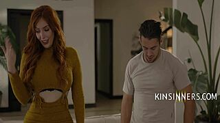 Lauren Phillips Caught Groping Her Big Ass While Masturbating!