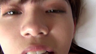 亚洲成熟美女渴望巨大鸡巴在亲密会话中