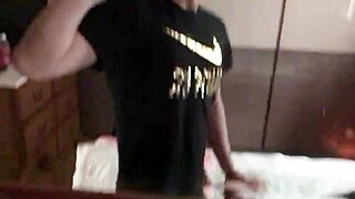 真实韩国业余夫妻在家自拍视频中猛烈性交 第3部分