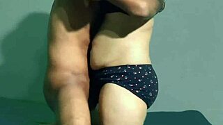 主妇情人节在家被邻居猛干