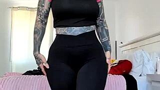 milf in sheer leggings shows off big ass close-up