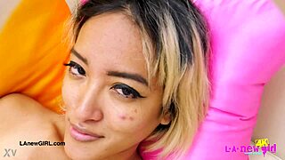 美丽亚洲模特在拍摄中展示性感身材，试镜时