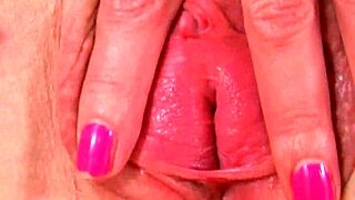 I can't stop watching British milf Sofia masturbate at the office every day.