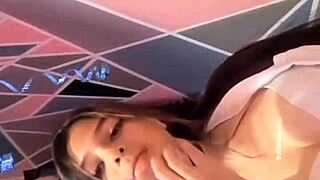 大学生用假鸡巴爽翻天