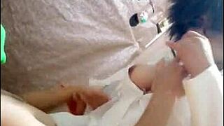 Old babe gets deep vaginal grip in tight session