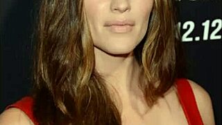 手淫挑战，Jennifer Garner在狂野熟女比赛中