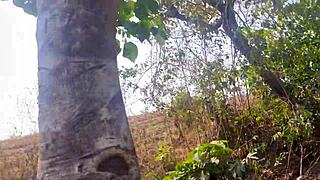 伙计，我们差点在河边被抓到性爱！