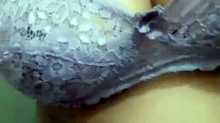 该死，Bhabhi的大奶在通话中抢镜！