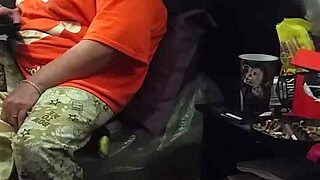 Stepmom Pretends Not To Look At Dick