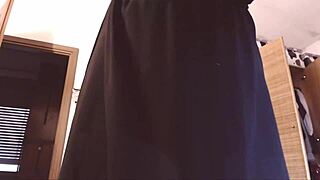 Isn't your Italian stepmother wild with orgasms at the desk?