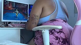 Gaming session goes wrong with an embarrassing curvy Latina moment