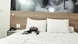 Hey, wanna see a hot motel fuck on cam 2?