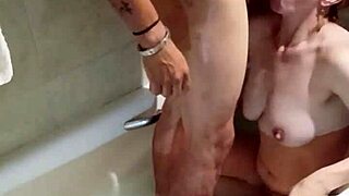 I relax in the bath with Estrella Latina.