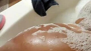 stayrichgirl bath time update 3, looking so good in the tub