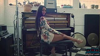 Harley Dean Strips in Studio?