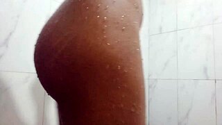 Desi Indian Teen Shows Amazing Pussy and Boobs Indoors