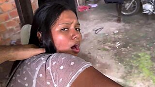 morena nalgona sucks with a smile and swallows everything