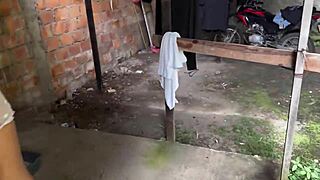 morena nalgona sucks with a smile and swallows everything