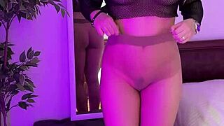 Hot Milf Rips Tights in Wild Sexy Display! Unbelievable!