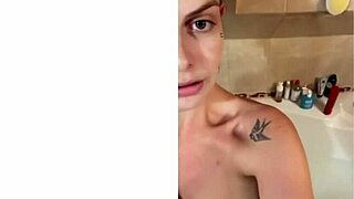 Look at my thick, natural ass! It's so sexy and ready for you!