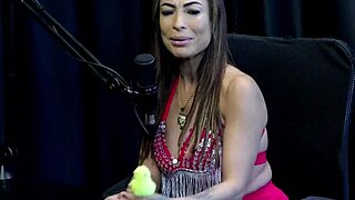 belinha baracho on sheer red content creation.