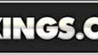 熟女猎人抓到成熟女人进行肛交和群交