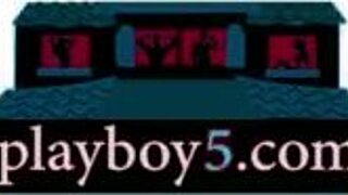 gorgeous australian milf exposes hot nude body