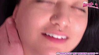 Deutsche Mollige Teen 18+ in Amateur Casting POV
