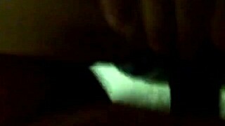 我遇见中国熟女按摩师Jing进行感官会话