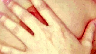 Beachy Blonde Babe Shows Her Body!