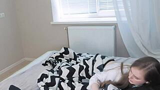 Stepdaughter Secretly Sucks Cock While Stepmom Flashes Tits!