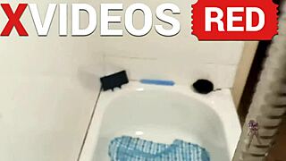 Real amateur showers butt naked with long beautiful legs 😍