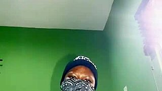 Horny Mature Decides to Play with Her Pussy for First Time