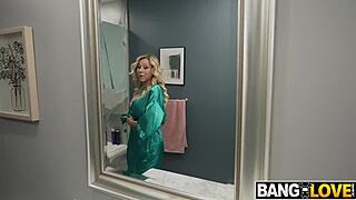 i help my stepmom with big tits and ass in reality pov