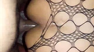 As� le doy a mi milf por su culito delicioso