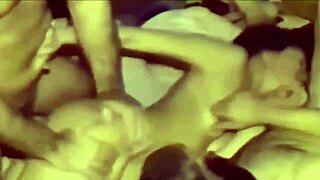 Andrea Madura Argentina Disfrutando de un Trio Mientras el Cornudo Filma