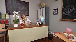 Fucking in detention with teacher 😏