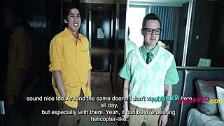 饥渴度假熟女的双重继子鸡巴与妮基·泽和杰西卡·阿伦