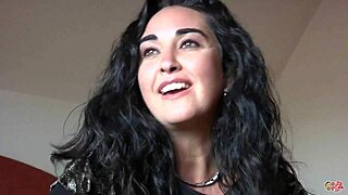 toda una señora en la calle, una guarra en la cama con 3some y cum in mouth