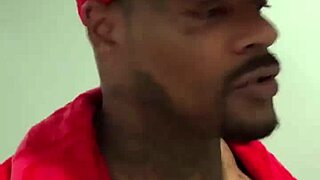 Ema Karter 和 CJ Miles 偷偷溜进 Jason Luv 的地方玩弄最好的黑人大鸡巴