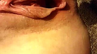 Young Slut Stretches Her Shaved Pussy With Deodorant Can During Massage