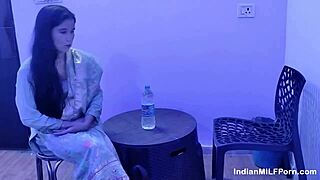 Skinny Indian Milf Bhabhi Fucks Ex Boyfriend Roughly In Hotel!