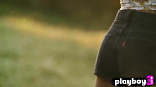 All natural babe anetta keys shows naked body